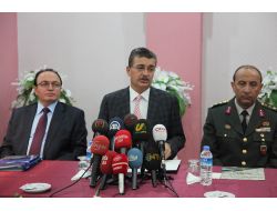 Vali Güvenç: Foça Bombacısı 6 Yıl Dağda Öldürme Üzerine Eğitim Almış