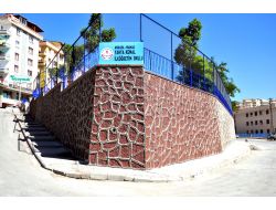 Mamak'ta Belediye Duvarları Renklendiriyor