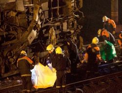 Rusya Tren Saldırısında Ölenlerin Sayısını Netleştiremiyor!.