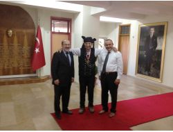 Trabzon'da Kemençeciye Turizme Katkı Madalyası Verildi