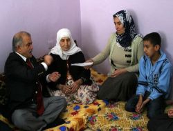 Siirt Valisi Şentürk'ten, Şehit Aileleri Ve Yardıma Muhtaç Öğrencilere Özel İlgi