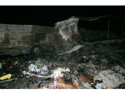 Alkollü İçecek Yüklü Tır, Başka Bir Tır'a Arkadan Çarptı: İkisi Ağır, 3 Yaralı