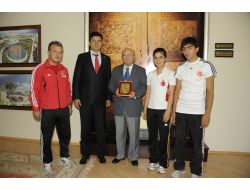 Judo Milli Takım Sporcuları Başkan Uğurlu'yu Ziyaret Etti