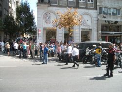 Çöp Kutusundaki Çanta Polisi Alarma Geçirdi
