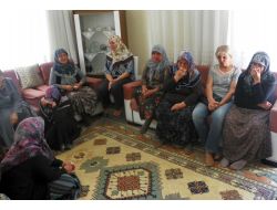 Oğlunun Kokusu İçin Odasından Çıkmıyor