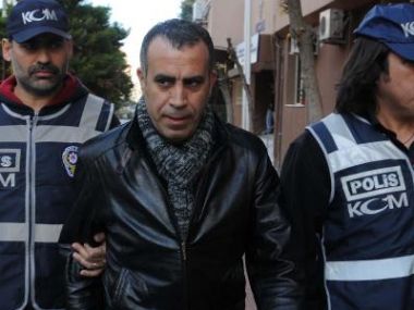 Ünlü Şarkıcıya 21 Yıl Hapis Şoku