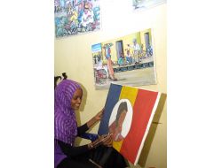 Çadlı Kadın Ressamı: Saklı Duygularımı Resme Yansıtıyorum (Özel)