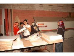 Kadirli’de Bayan Mobilyacılar Yetişiyor