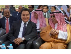 Babacan: İslam İşbirliği Teşkilatı Üyeleri Arasında Vize Kalkmalı