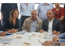 Gürsel Tekin: Hediyeleşme Görüntüsü Kabul Edilebilir Değil