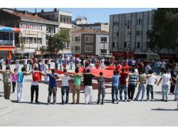 Gebze'de Facebook Üzerinden Organize Olan Grup Terörü Lanetledi