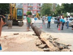 Doğalgaz Borusunun Delinmesi Paniğe Neden Oldu