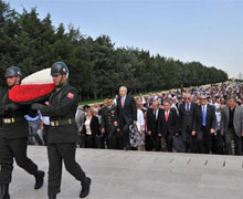 'Mustafa Kemal'e söz veriyoruz'