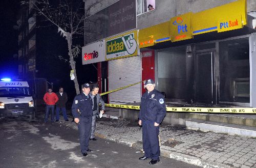 Başakşehir PTT'ye  molotoflu saldırı