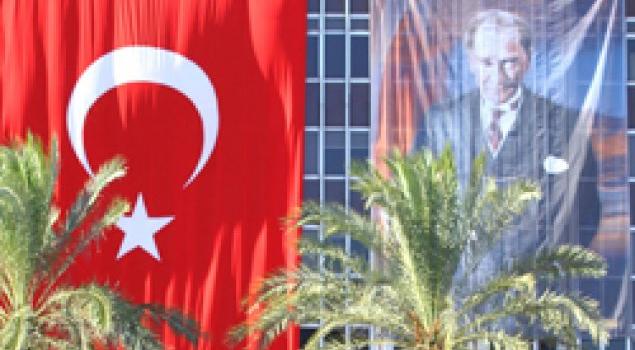 İzmir'in kurtuluşunun 90. yıl dönümü