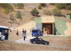 Yaralı Askerler, Patlama Bölgesine Getirildi