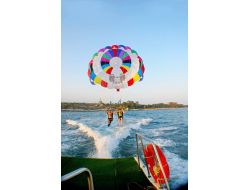 Agid Üyeleri Hem Daldı Hem Kızkalesi’nin Manzarasını Paraşütle İzledi