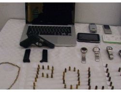 4 Ev Ve 1 İşyerini Soyan Hırsızlar Polisten Kaçamadı