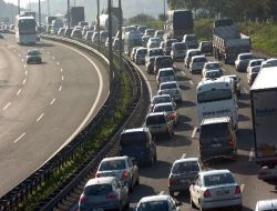 Tem Otoyolunda Trafik Durma Noktasına Geldi