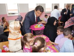 Fatih Belediyesi, Öğrencilere 6 Bin Okul Çantası Dağıtıyor