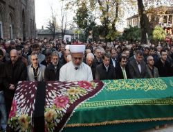 Babasının Mezarını Ziyarete Giderken Trafik Kazasında Öldü