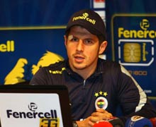 'Emre Aykut'a yumruk atmış'