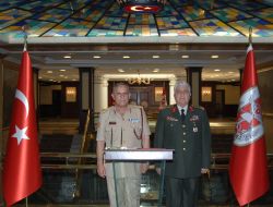 Özel, Libya Genelkurmay Başkanı İle Görüştü!