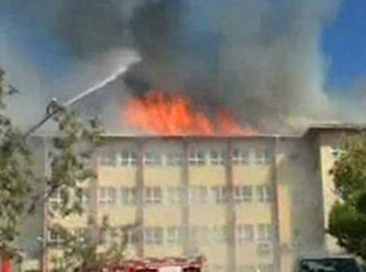 OKULA YANGIN TAHLİYESİ