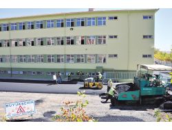 Büyükşehir Belediyesi, 34 Okulun Bahçesini Asfaltladı