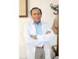 Ortopedi Uzmanı Elmacıoğlu: 'Yanlış Çanta Seçimi Omurga Eğriliğine Neden Oluyor'