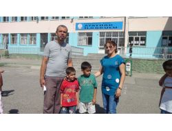 İşitme Engelli Anne Baba, Çocuklarının Duyabildiğini 6 Yıl Sonra Öğrendi