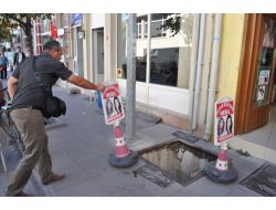 Eskişehir'de Sokaktaki Rögar Kapağına Basan Vatandaş 2 Metrelik Çukura Düştü