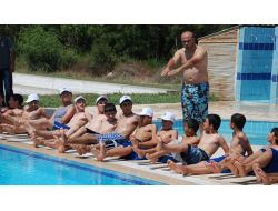 Spor Müdürlüğü Yüzme Kursu Sona Erdi