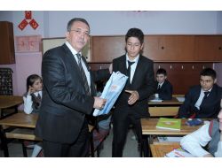 Pursaklar'da Öğrencilerin Kırtasiyeleri Belediyeden