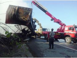 Dörtyol'da Tır Devrildi!..