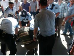 Polise Kafa Tuttu, Ortalık Karıştı!