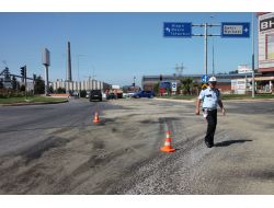 Tankerden Yola Yağ Döküldü Sürücüler Zor Anlar Yaşadı