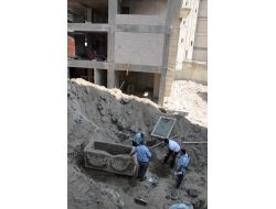 OTOPARK KAZISI SIRASINDA LAHİT ÇIKTI