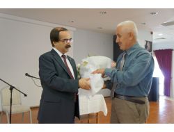 Vali Coş: Vatan Sevgisi, Sosyal Medyaya Mesajlar Yazarak Olmaz