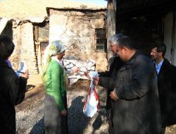 İşadamları Muş Altınova'da Yardıma Muhtaç 250 Aileye Kurban Eti Dağıttı