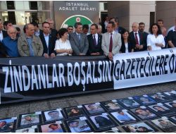 Odatv Sanıklarına Destek İçin Kalem Bıraktılar