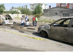 Iğdır'da Polis Memurlarına Ait İki Araç Kundaklandı