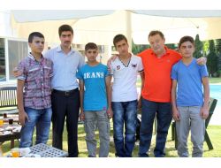 Depremzede Öğrencilerden Kayahan’a Ziyaret