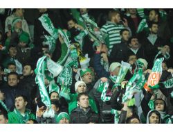 Bursasporlu Taraftarlardan Kulüp Yönetime Tepki