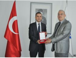 İzmir Üniversitesi'nden Yabancı Öğrencilere Destek