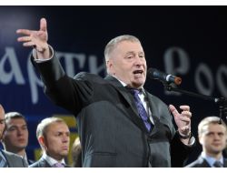 Jirinovski Ermeni Mitinginde Konuştu; Kaddafi’den Ders Almalarını İstedi