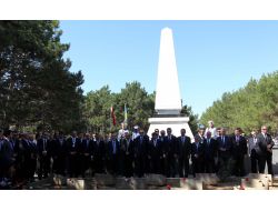 Başbakan Erdoğan, Sivastopol'deki Türk Şehitliği'ni Ziyaret Etti