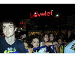 Lovelet Avm Hadise Konseriyle Hizmete Yeniden Girdi