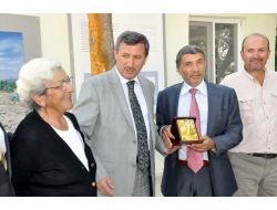 Tarihi Kazıya Destek Veren İşadamına Plaket