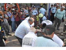 Direksiyon Hakimiyetini Kaybeden Minibüs Yayalara Çarptı: 1 Ölü, 2 Yaralı